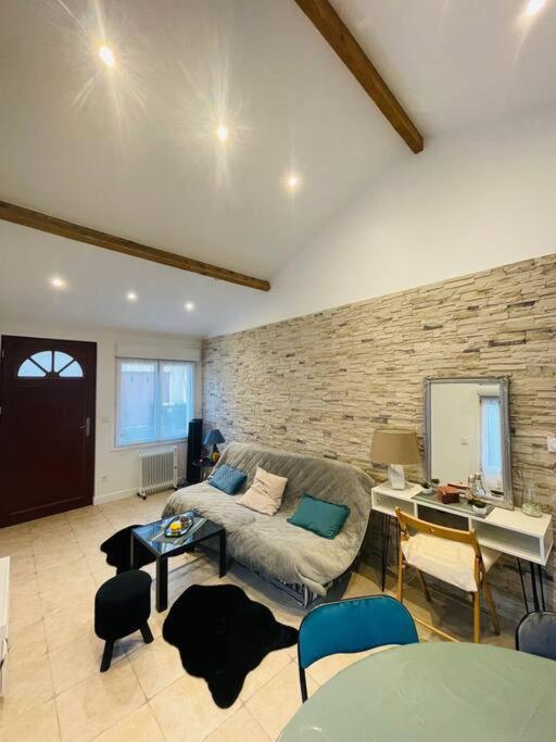Orly Shelter Apartamento Exterior foto